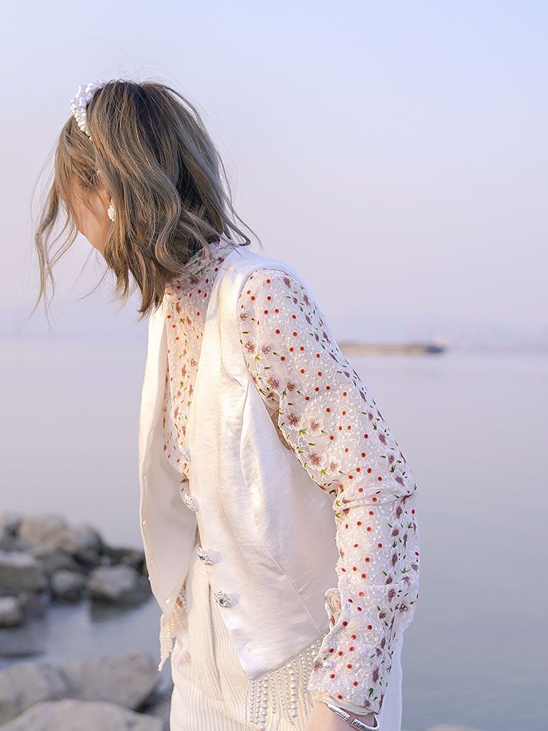 High-neck Flower Retro Crumply Blouse