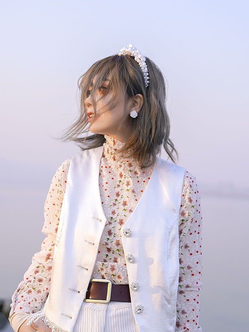 High-neck Flower Retro Crumply Blouse